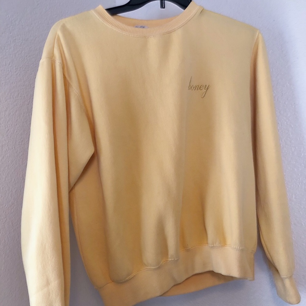 💛 Brandy Melville “Honey” Crewneck Sweatshirt 💛